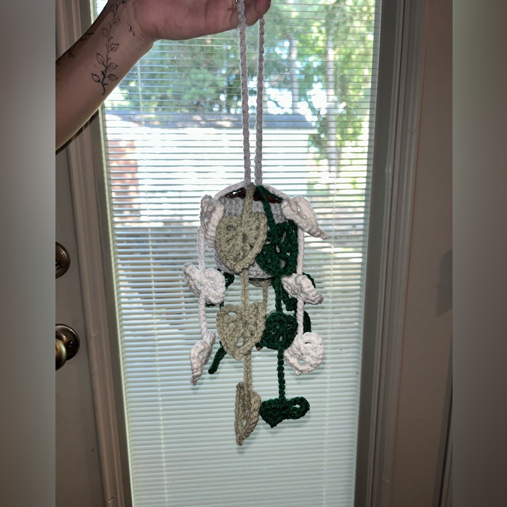 Crochet monstera pot